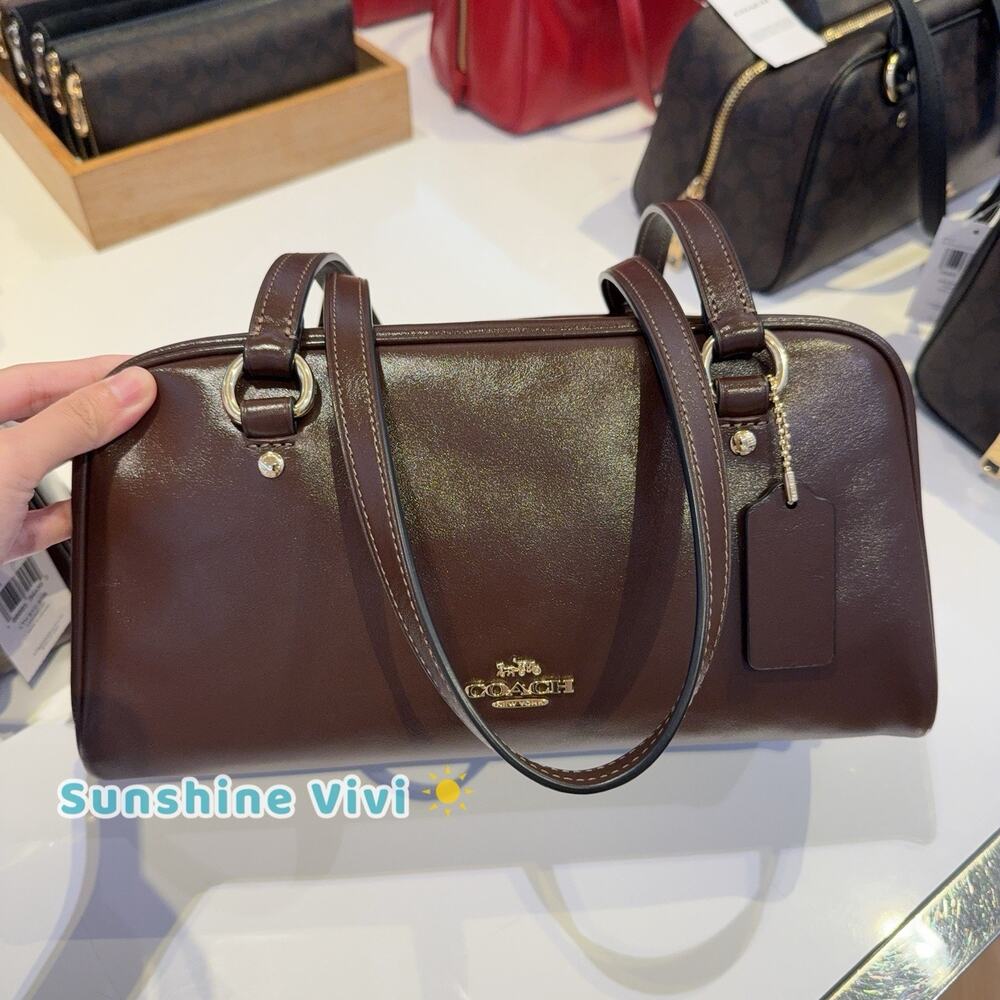 NWT COACH Sydney Shoulder Bag CFP00 Smooth Leather Gold/maple